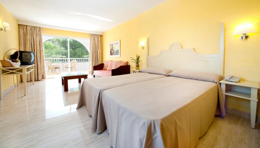 Grupotel Ibiza Beach Resort - Adults Only بورتينانكس الغرفة الصورة